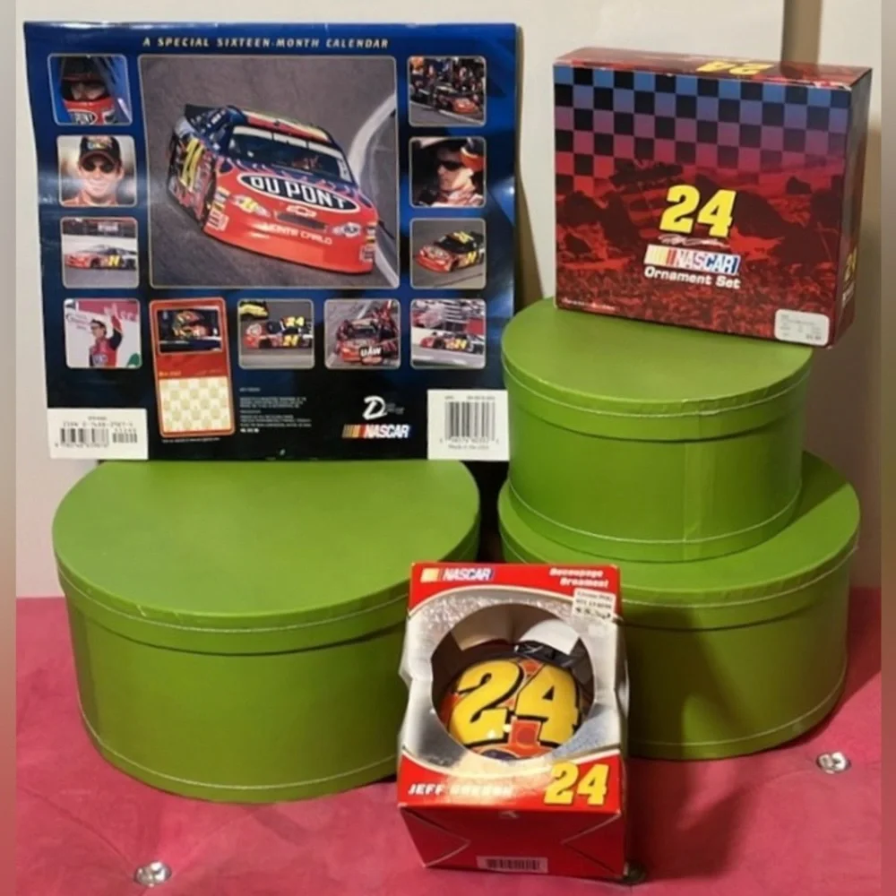 Jeff Gordon NASCAR #24 Vintage collector’s 3 pc. bundle including 2002 Calendar